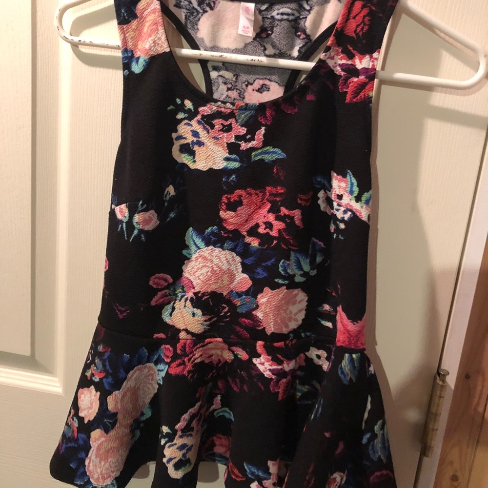 🎉Cute Xhilaration dressy shirt size small